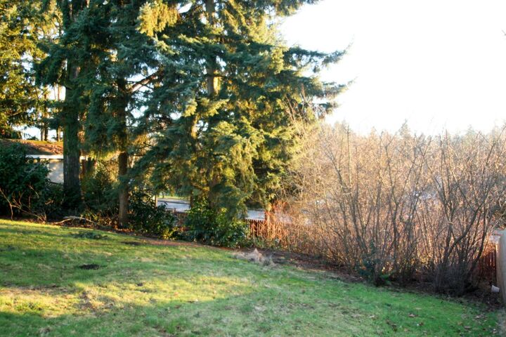 Property Photo: 13805 SE 173rd Place WA 98058