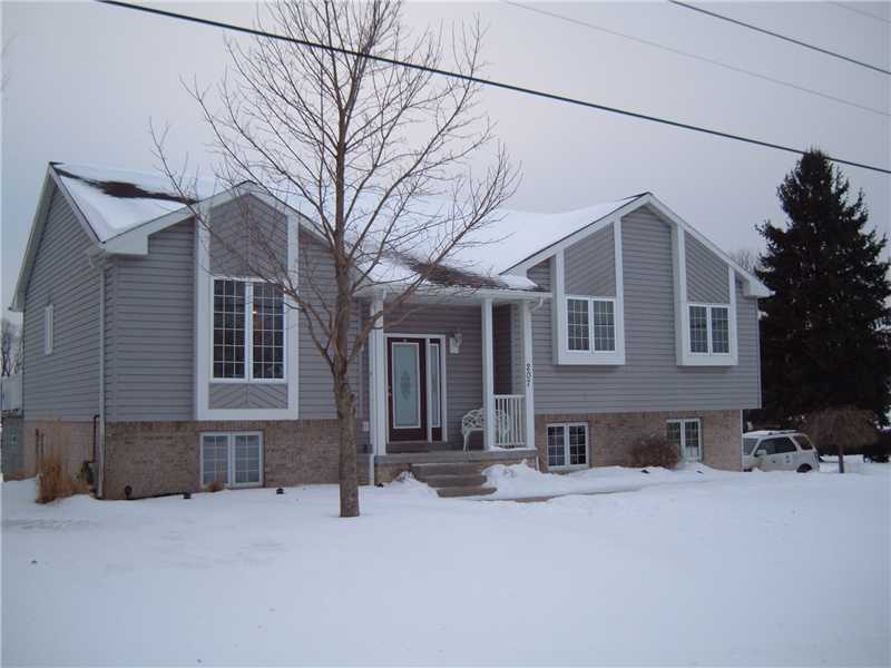 Property Photo: 207 Deborah Lane PA 15085