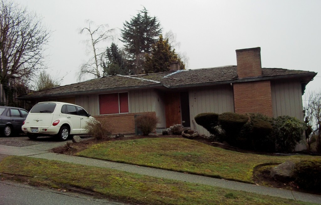 Property Photo:  2701 NE 82nd St  WA 98115 