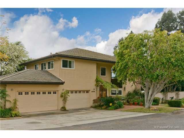 Property Photo:  1046 Urania Avenue  CA 92024 