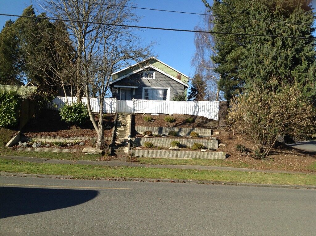 Property Photo: 530 Avenue B WA 98290