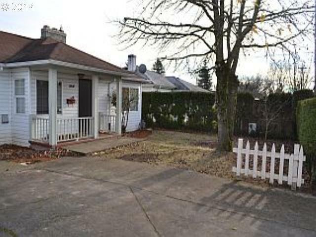 Property Photo: 7316 SE 72nd Ave OR 97206