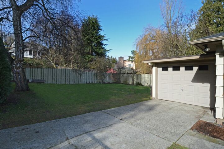 Property Photo:  4001 24th Ave W  WA 98199 