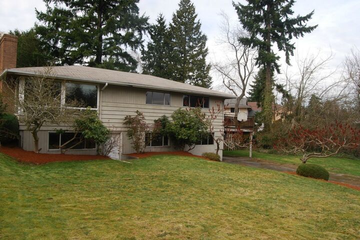 Property Photo:  10044 NE 15th Street  WA 98004 