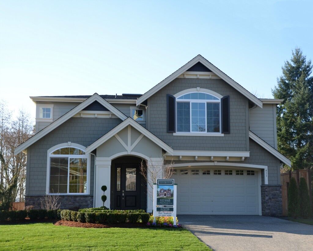 Property Photo:  411 15th Avenue  WA 98033 