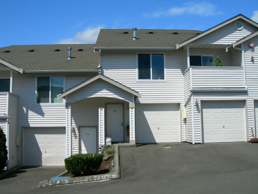 Property Photo:  8905 Meridian  Place NE C204  WA 98258 