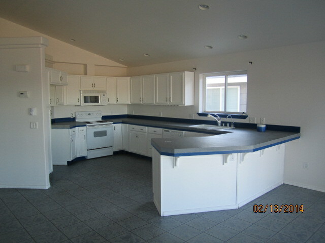 Property Photo:  1300 W Marina  Drive 25  WA 98837 