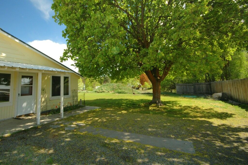 Property Photo:  1211 Hughes Lane  WA 98856 