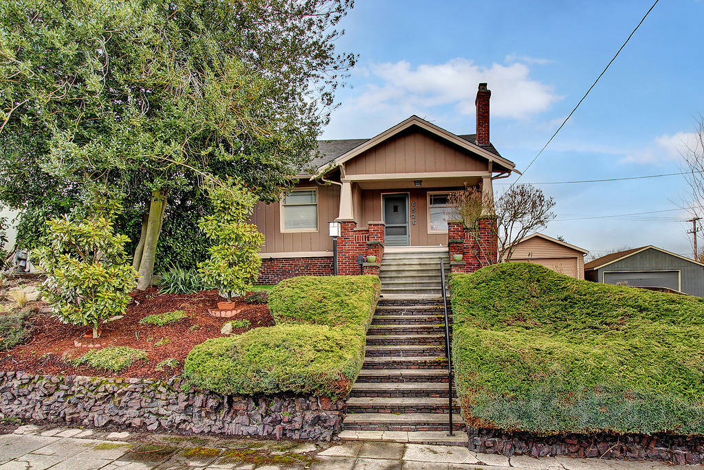 Property Photo: 6526 16th Ave NW WA 98117