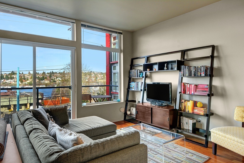 Property Photo: 2960 Eastlake Avenue E 207 WA 98102