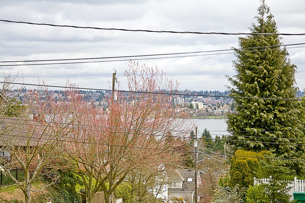 Property Photo: 427 N 63rd Street WA 98103