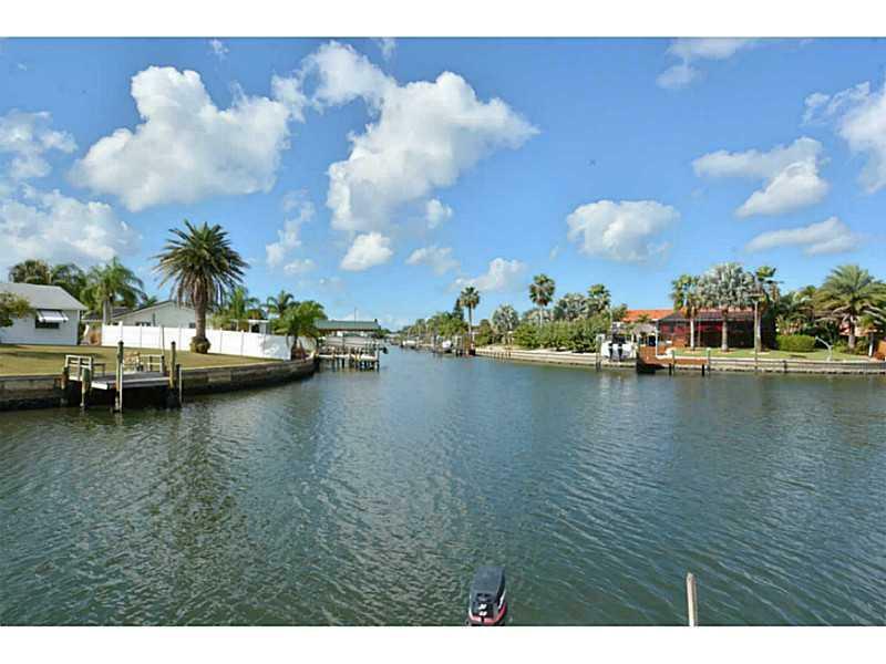 Property Photo:  6514 Bimini Court  FL 33572 