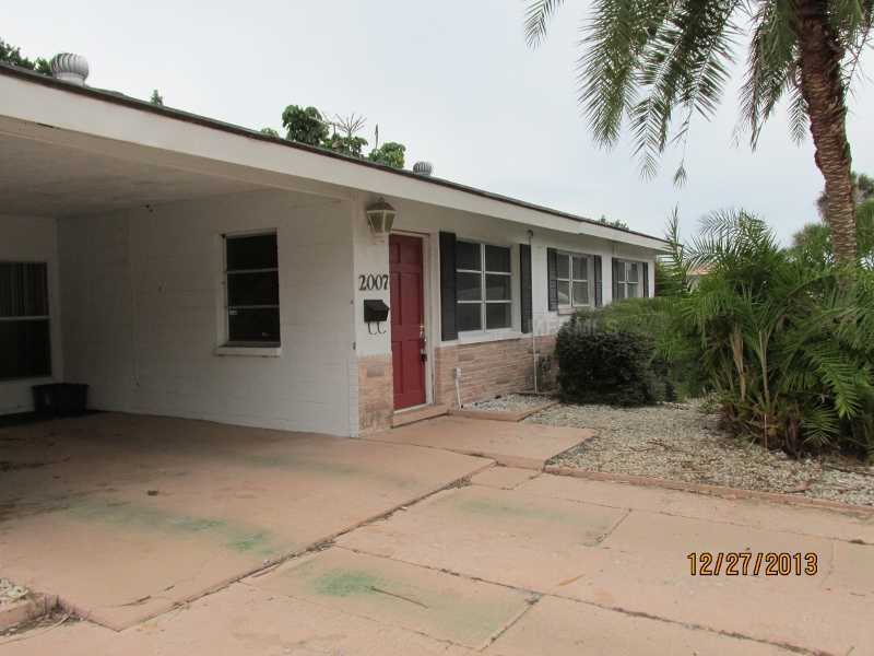 Property Photo: 2007 Princeton Avenue FL 34207