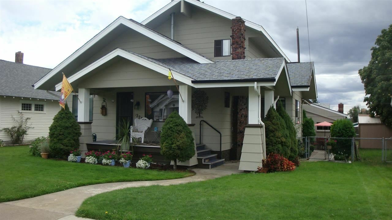 Property Photo:  328 E Liberty Ave  WA 99207 