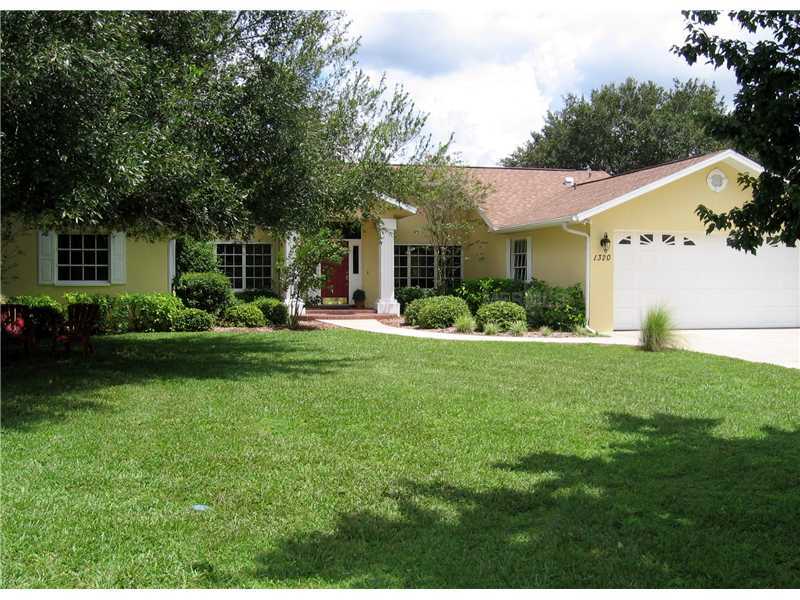 Property Photo:  1320 Oak Point Court  FL 34292 