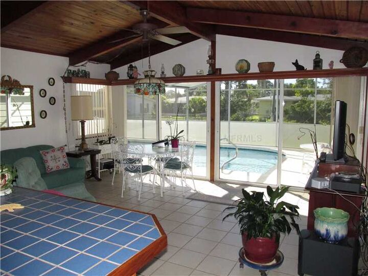 Property Photo:  227 Coral Street  FL 34285 