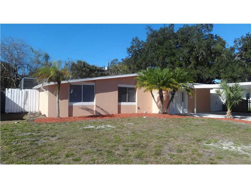 Property Photo:  6004 Crest Hill Drive  FL 33615 