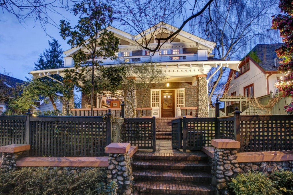 Property Photo: 1824 24th Ave E WA 98112