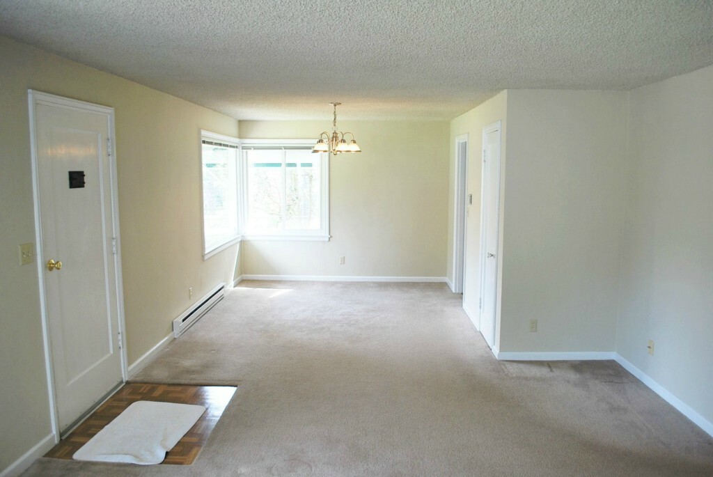 Property Photo:  15219 6th Ave NE  WA 98155 