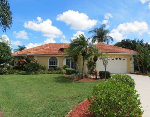 Property Photo: 6856 Corral Court FL 34243
