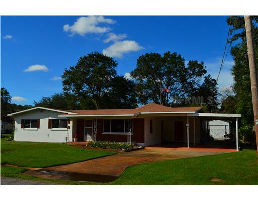 Property Photo:  1806 E Carol Drive  FL 33563 