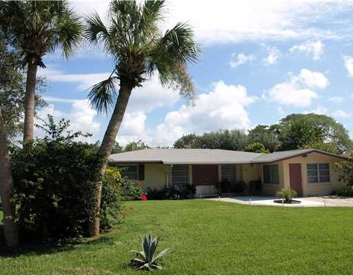 Property Photo:  1205 Gulf Coast Boulevard  FL 34285 