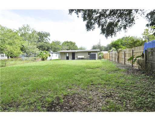 Property Photo:  3320 W Wisconsin Avenue  FL 33611 