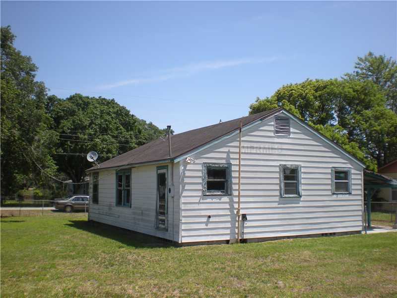 Property Photo: 2226 37th Avenue E FL 34208