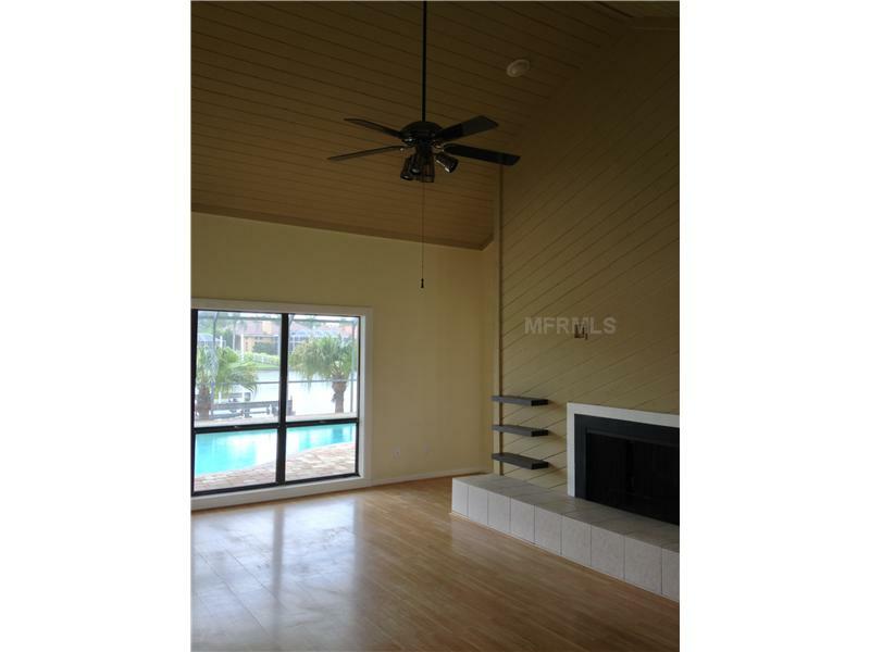 Property Photo:  5813 Galleon Way  FL 33615 