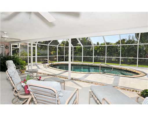 Property Photo:  606 Buttonwood Drive  FL 34228 