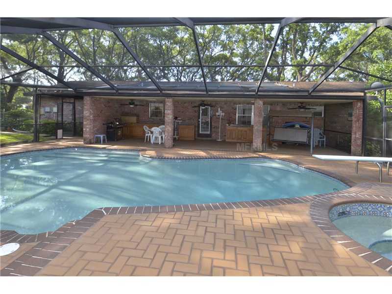 Property Photo:  110 Wooddale Drive  FL 33511 