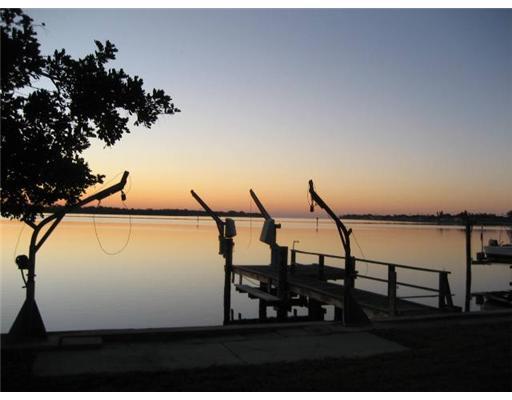 Property Photo: 6171 Bayou Grande Boulevard NE FL 33703