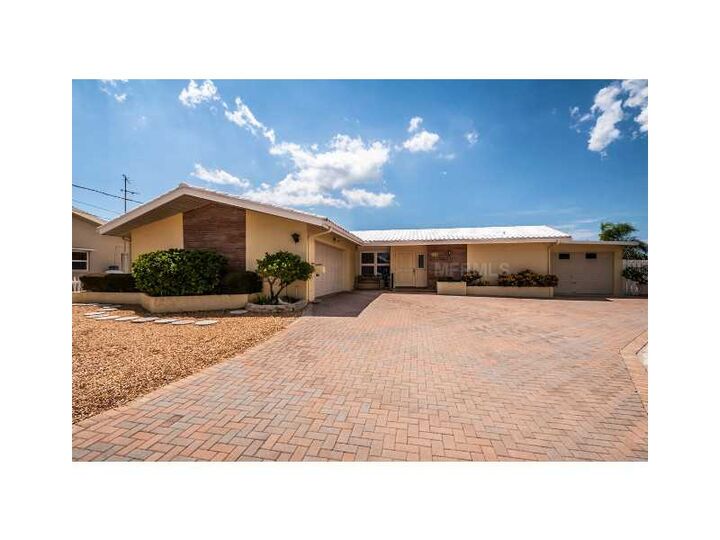 Property Photo:  5930 Bikini Way  FL 33706 
