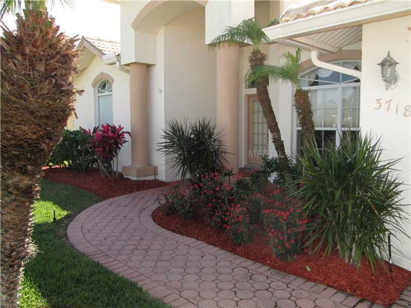 Property Photo:  3718 72nd Terrace E  FL 34243 