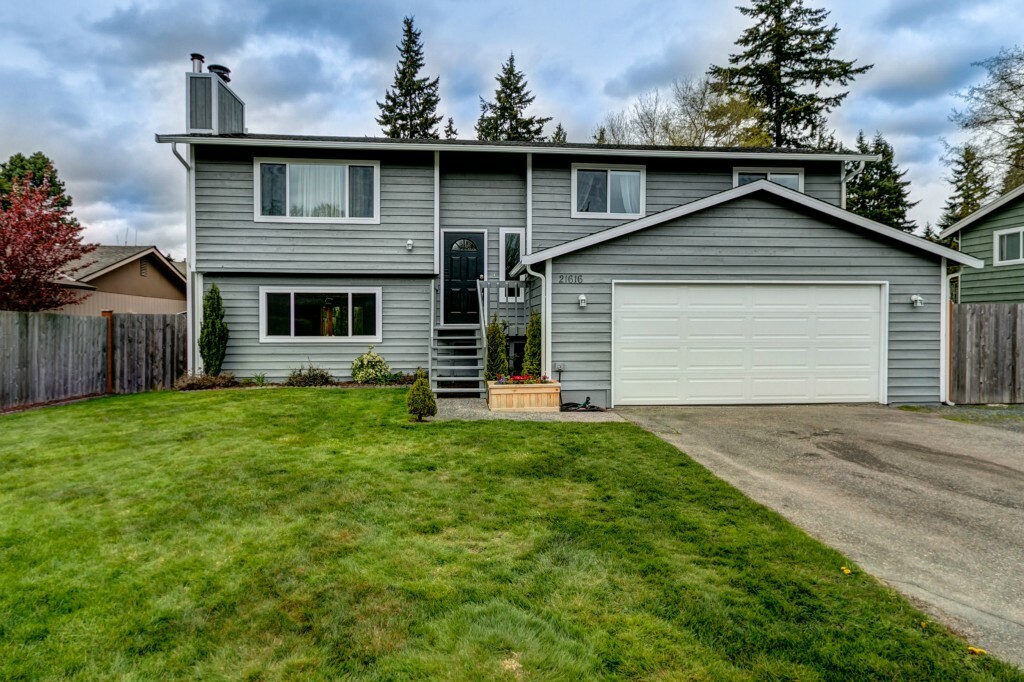 Property Photo:  21616 7th Place W  WA 98021 