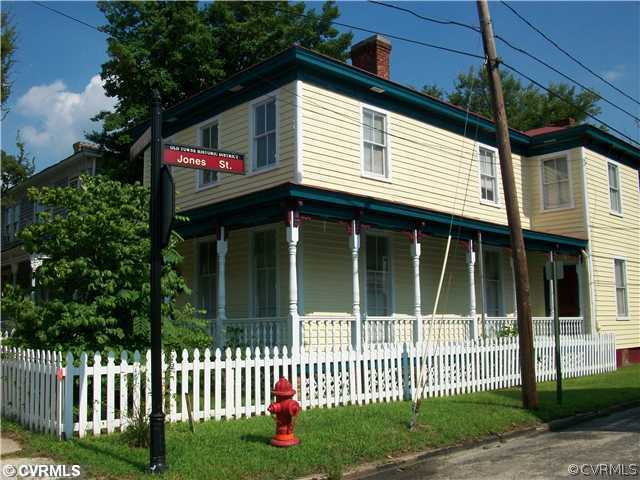 Property Photo:  644 High Street  VA 23803 