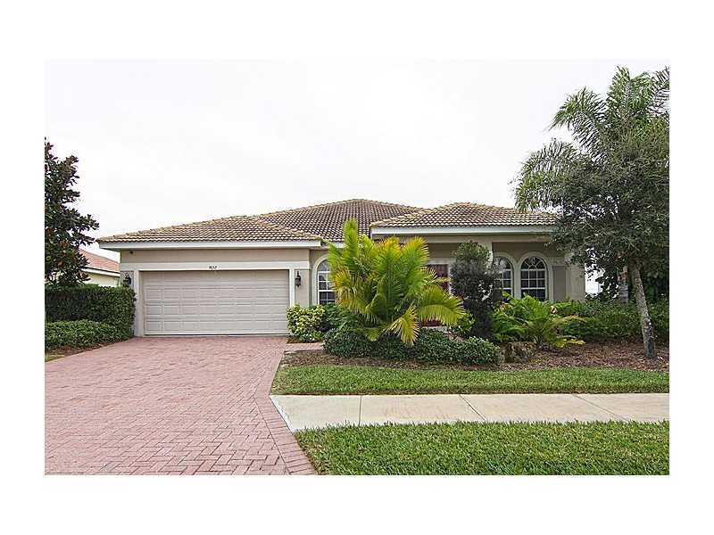 Property Photo: 9052 Willowbrook Circle FL 34212