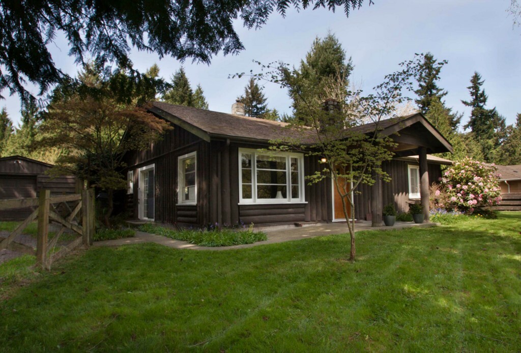 Property Photo:  1404 SW Dash Point Rd  WA 98023 