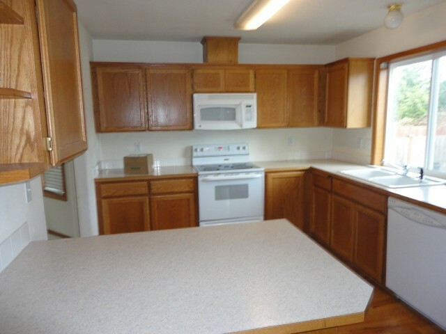 Property Photo: 15903 15th Av Ct E WA 98445