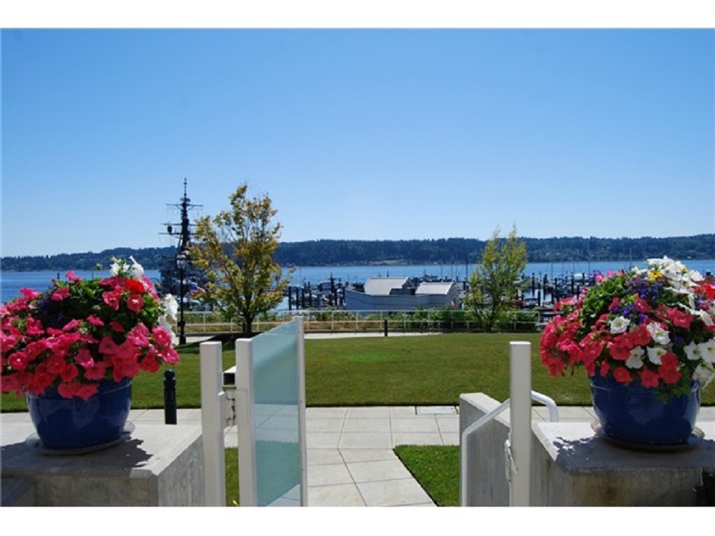 Property Photo:  360 Washington Ave 90  WA 98337 