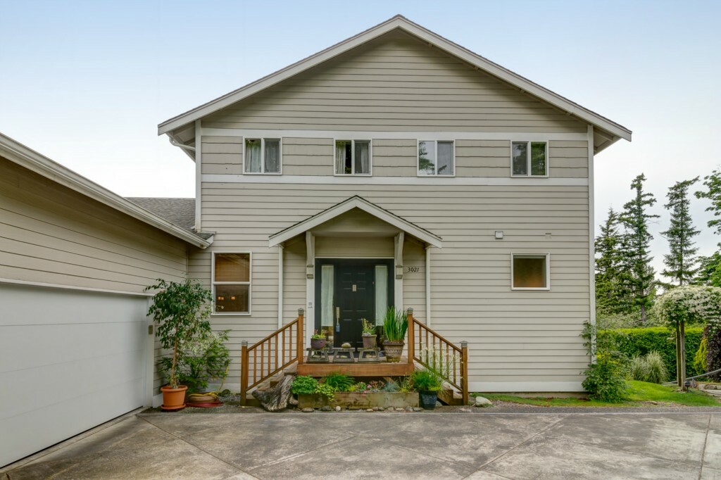 Property Photo:  3021 Vining St  WA 98226 