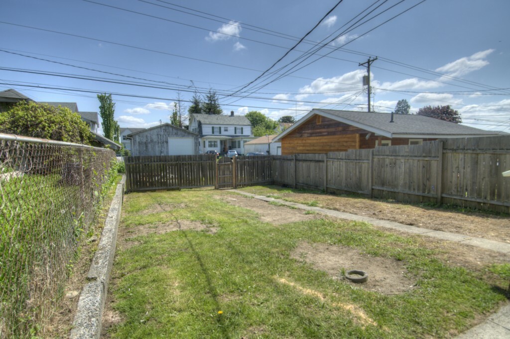 Property Photo:  2507 Martin Luther King Jr Wy  WA 98405 