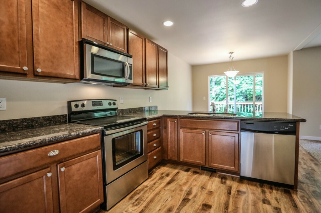 Property Photo:  780 Courage Ct SE  WA 98366 