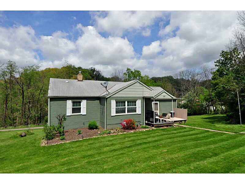 Property Photo:  2023 7th Street Road  PA 15068 