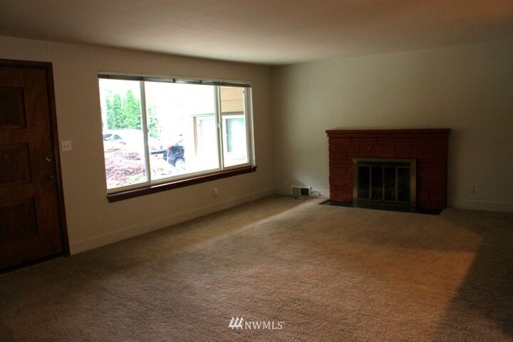 Property Photo: 4036 NE 178th Street WA 98155