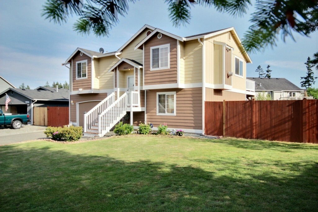 Property Photo:  7002 194th St E  WA 98387 