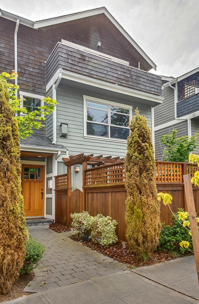 Property Photo: 9126 45th Ave SW B WA 98136