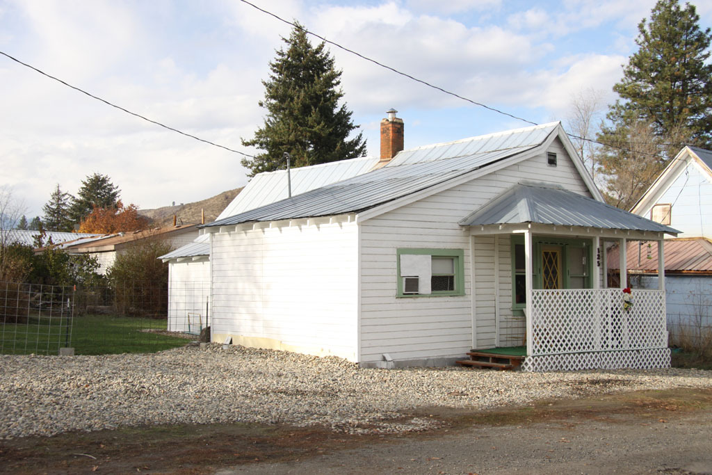 Property Photo: 125 Magers St WA 98856