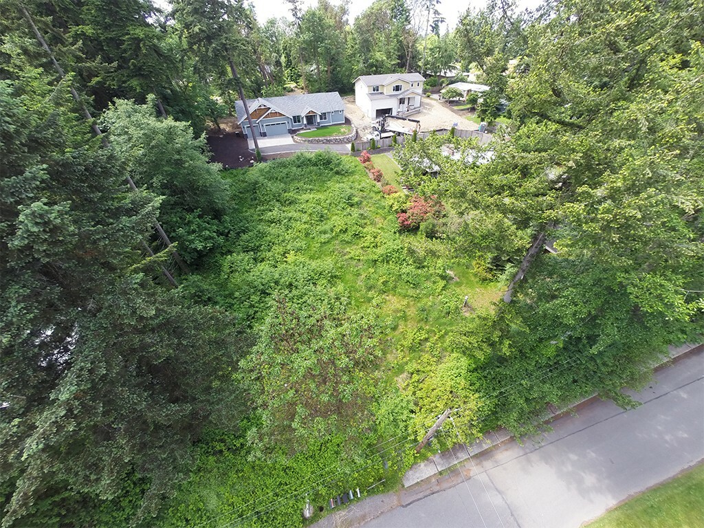 Property Photo:  202 2nd Ave SW  WA 98166 