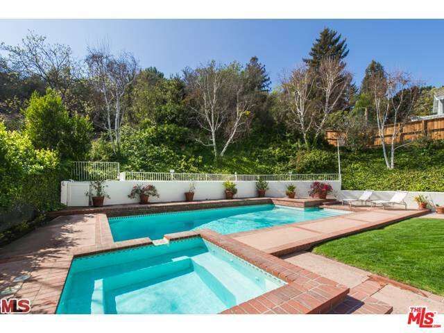 Property Photo:  2845 Royston Pl  CA 90210 